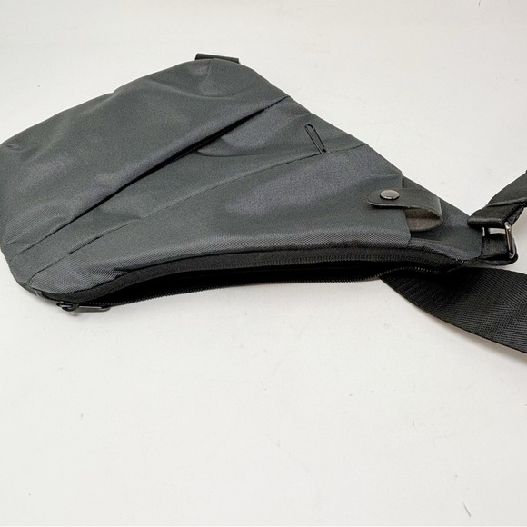 FSM Gray Nylon Saddle Shape Crossbody Bag Adjustable Multiple Pockets 9” X 11” - Picture 2 of 5